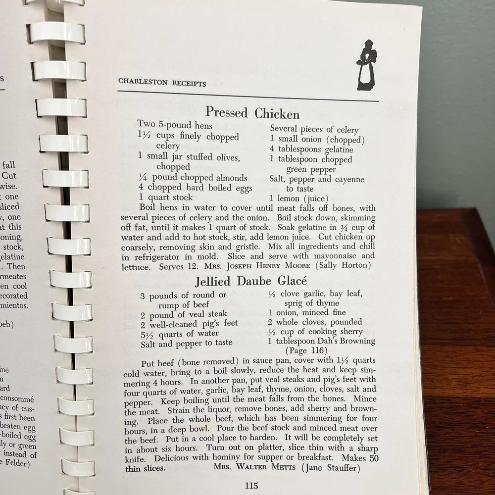 Charleston Receipts Cookbook 1981 Junior League of Charleston Vintage Southern